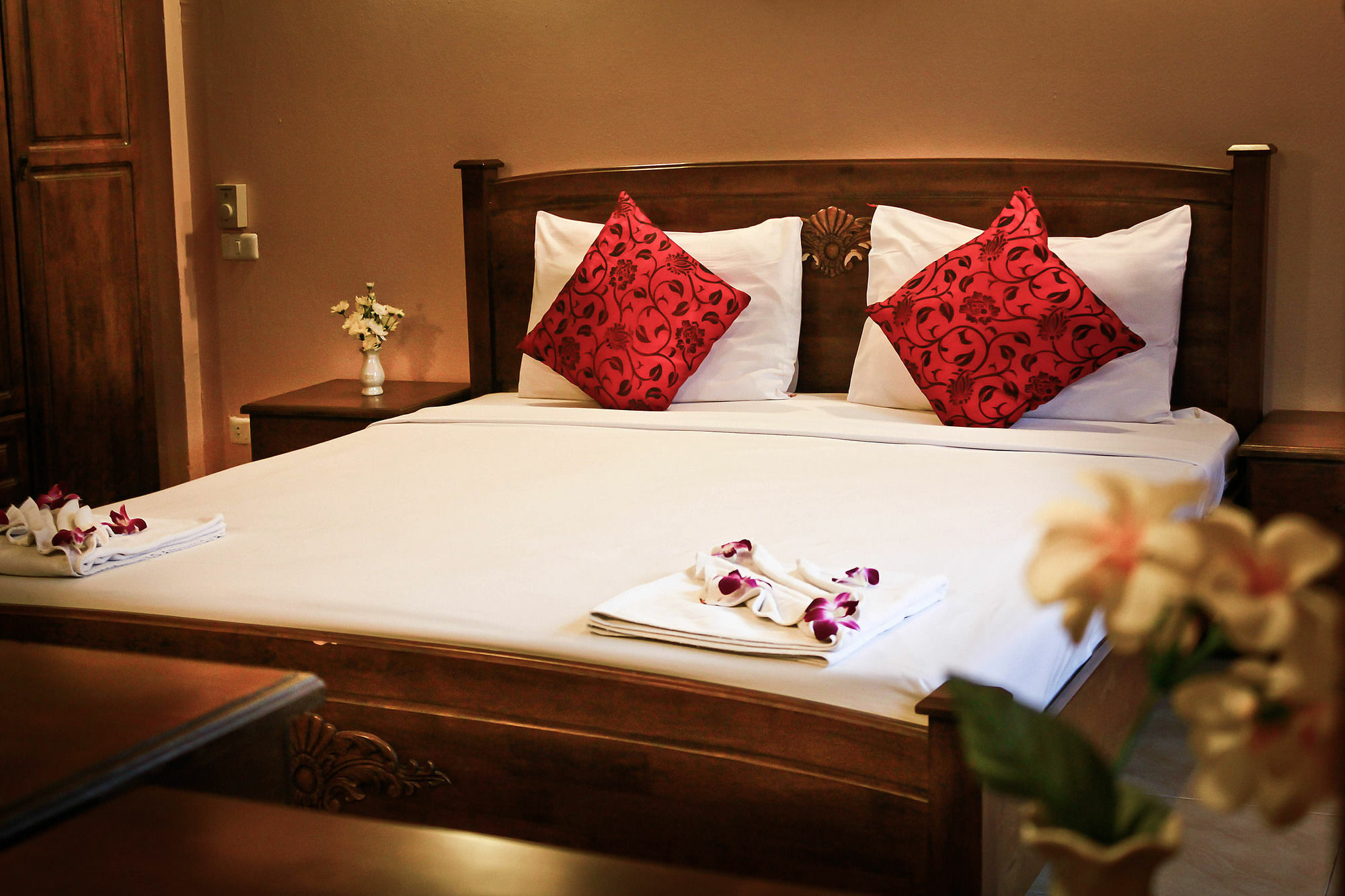 Star Guesthouse Patong Exterior photo